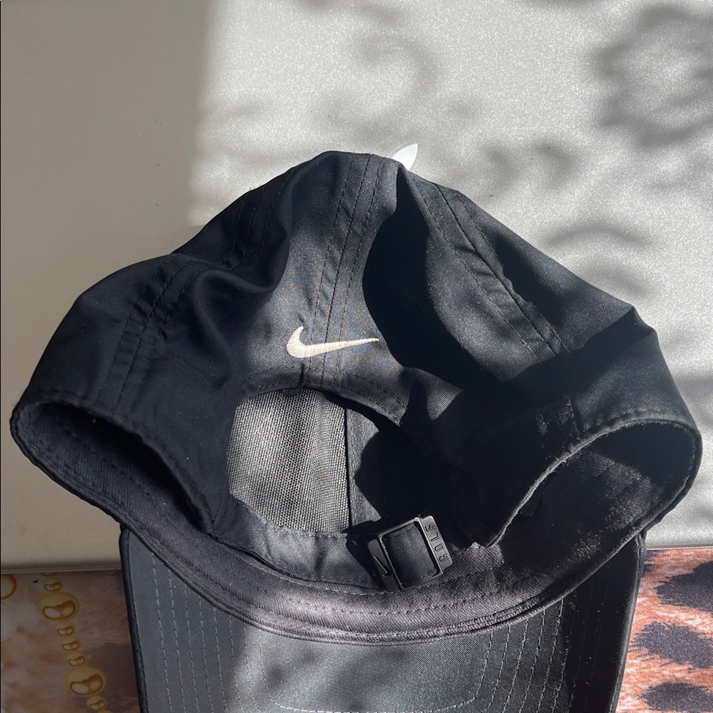 Nike Black and White Logo Cap - Picture 2 of 2